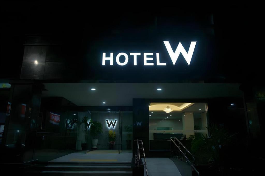 Hotel W ShinЧеджу Екстериор снимка