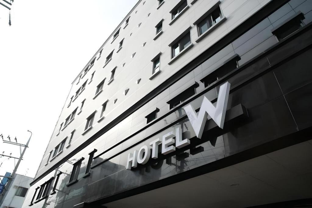 Hotel W ShinЧеджу Екстериор снимка