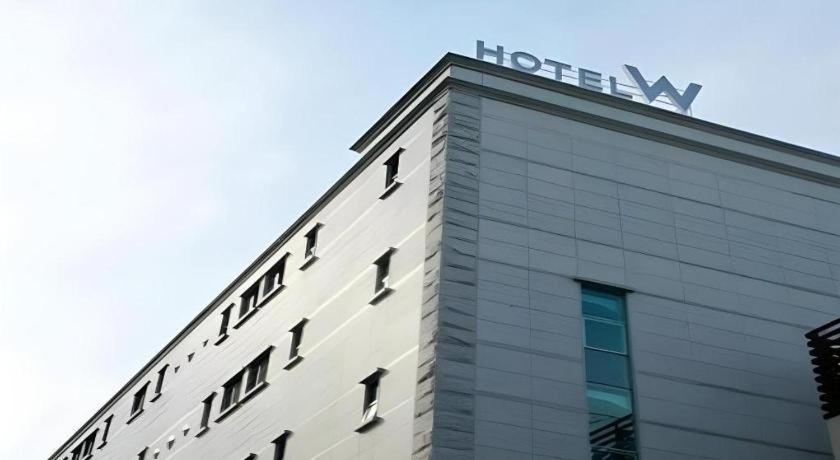 Hotel W ShinЧеджу Екстериор снимка